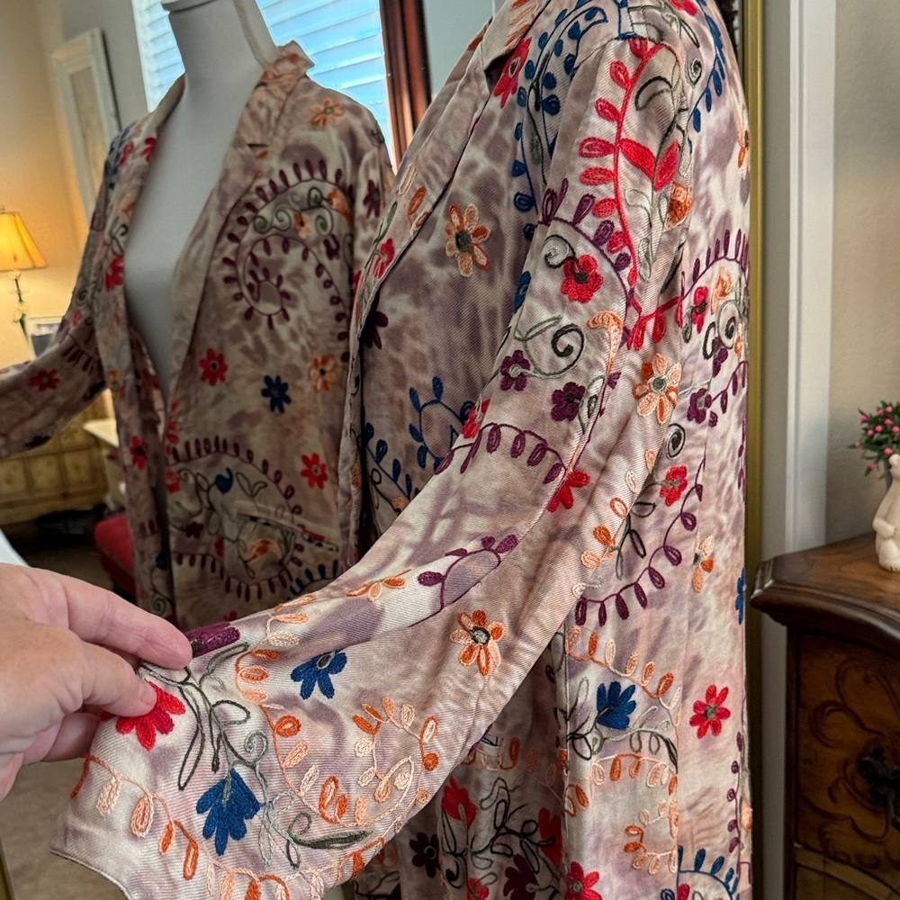 John Mark Floral Embroidered Blazer with Multicolor Design 100% Rayon NWOT - Picture 7 of 15